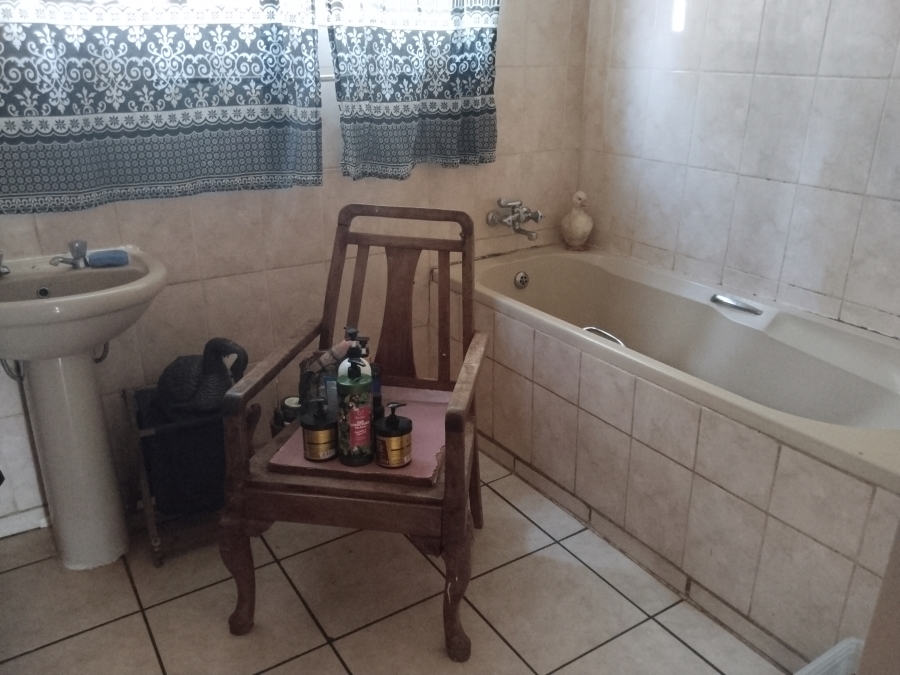 6 Bedroom Property for Sale in Rietfontein A H North West